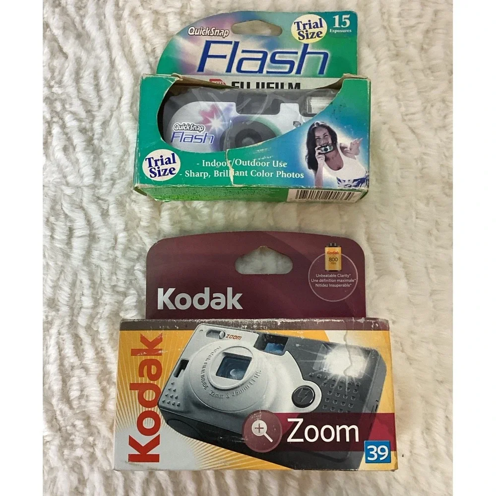 Kodak & Fuji Disposable Cameras Flash 800 Speed Film 54 Exposures Exp. '05 & '09